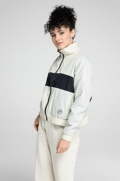 W02120SF-SB241 Куртка ветрозащитная женская (бежевый/черный)