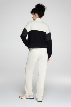 W04320SF-BS241 Костюм тренировочный женский (черный/бежевый)